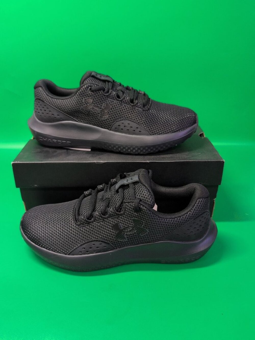 Under Armour Charged Surge 4 Mens Running Athletic Shoes US 9 Black